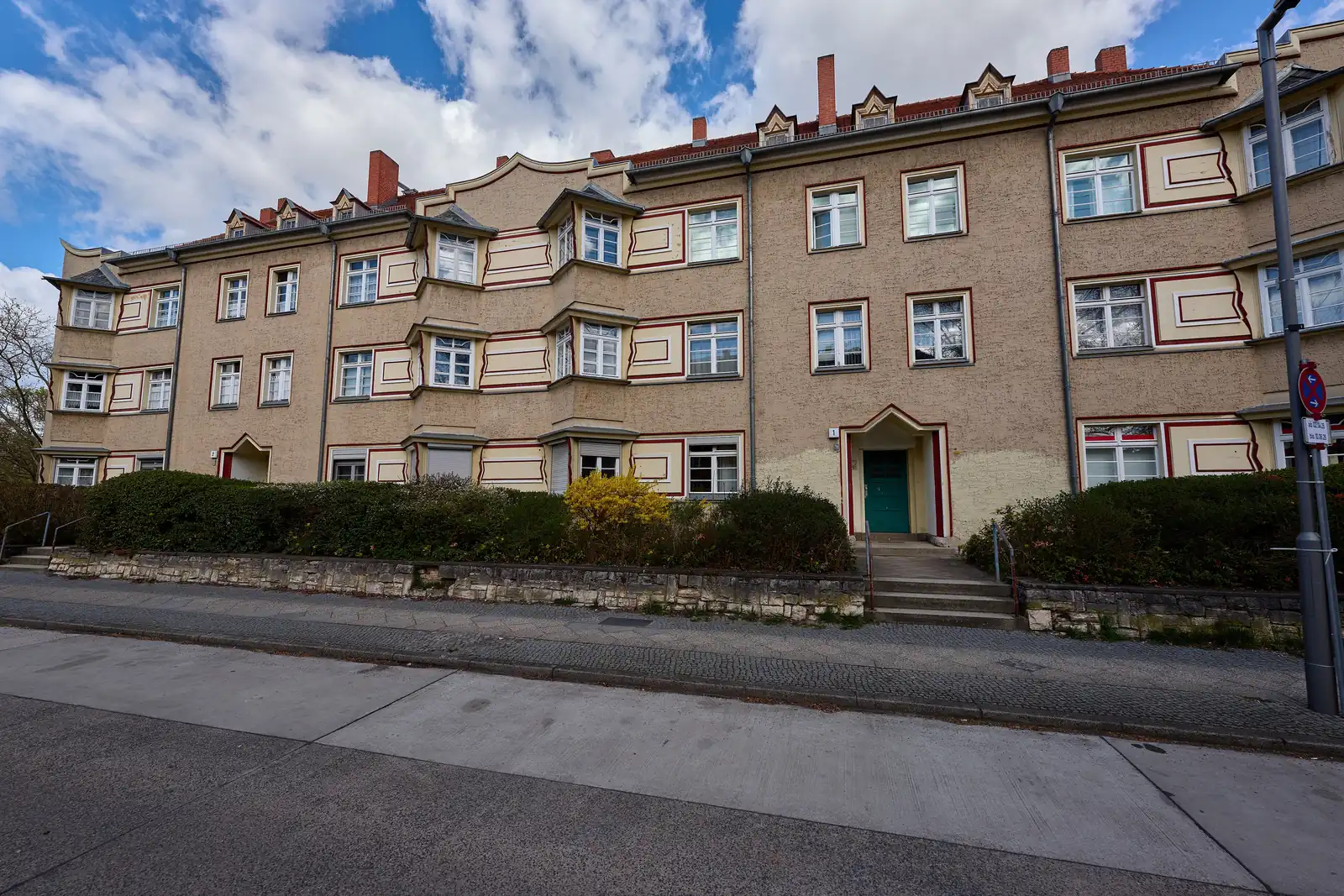 Siedlung mit alten Bäumen: So funktioniert das Modell einer Wohnungsgenossenschaft