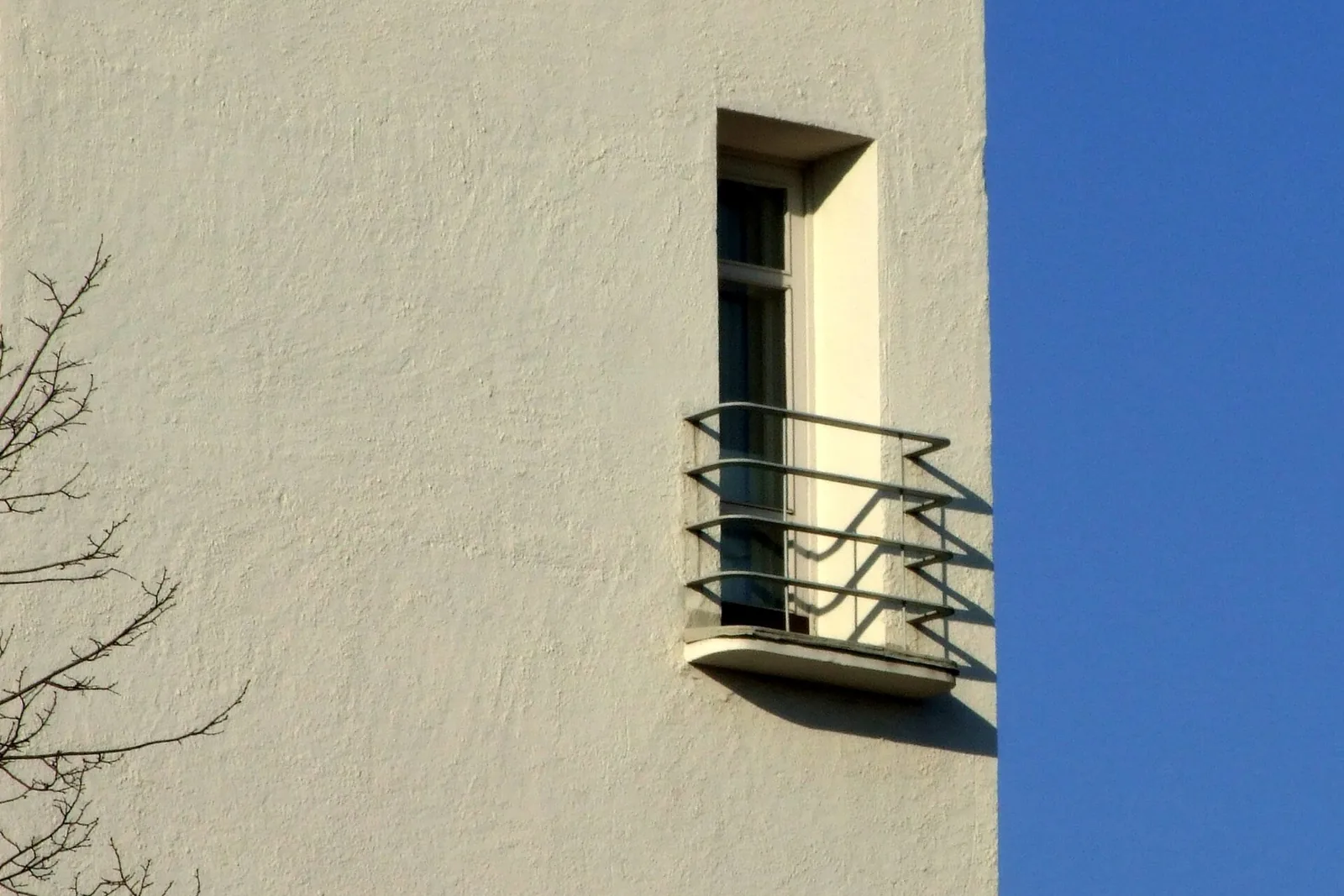 Balkon eines Neubaus: Die Mietpreisbremse hat vier große Ausnahmen, und Neubau ist eine davon