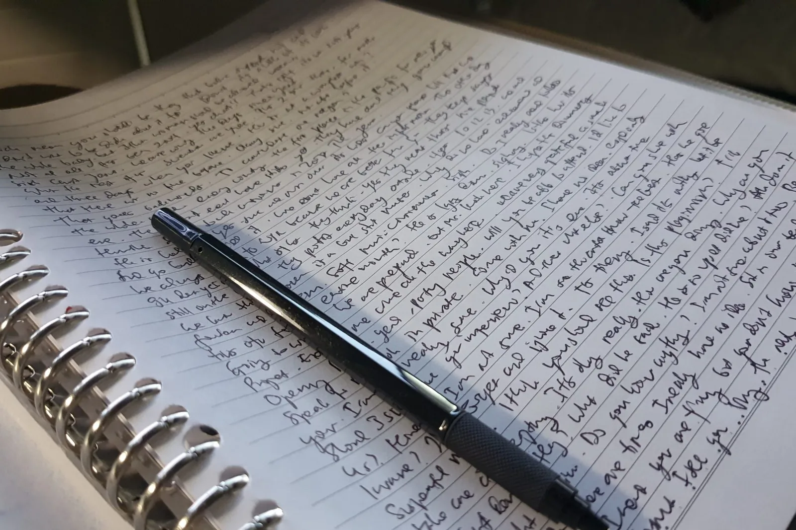 Handschriftliche Rechnung im Notizbuch: Die Staffelmiete zu berechnen dauert zehn Minuten